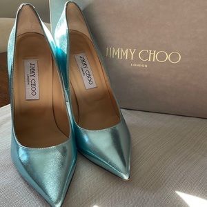 Gently worn Jimmy Choo Anouk pumps. Size 39.